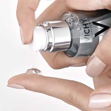 Vichy Mineral 89 Fortifying Toner with Hyaluronic Acid  close-up