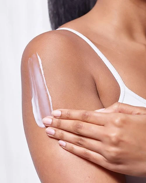 CeraVe Moisturising Lotion Lait Hydratant lightweight non-greasy texture for daily skin hydration